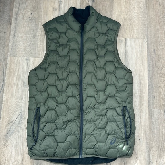Asics Other - Men’s ASICS reversible puffer/ fleece vest olive green and black size medium